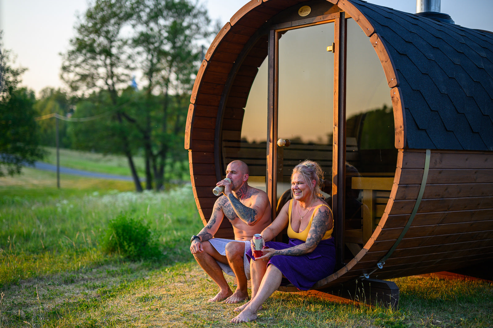 SaunaSupply ITI 230 Thermowood Outdoor Barrel Sauna - 6 Person