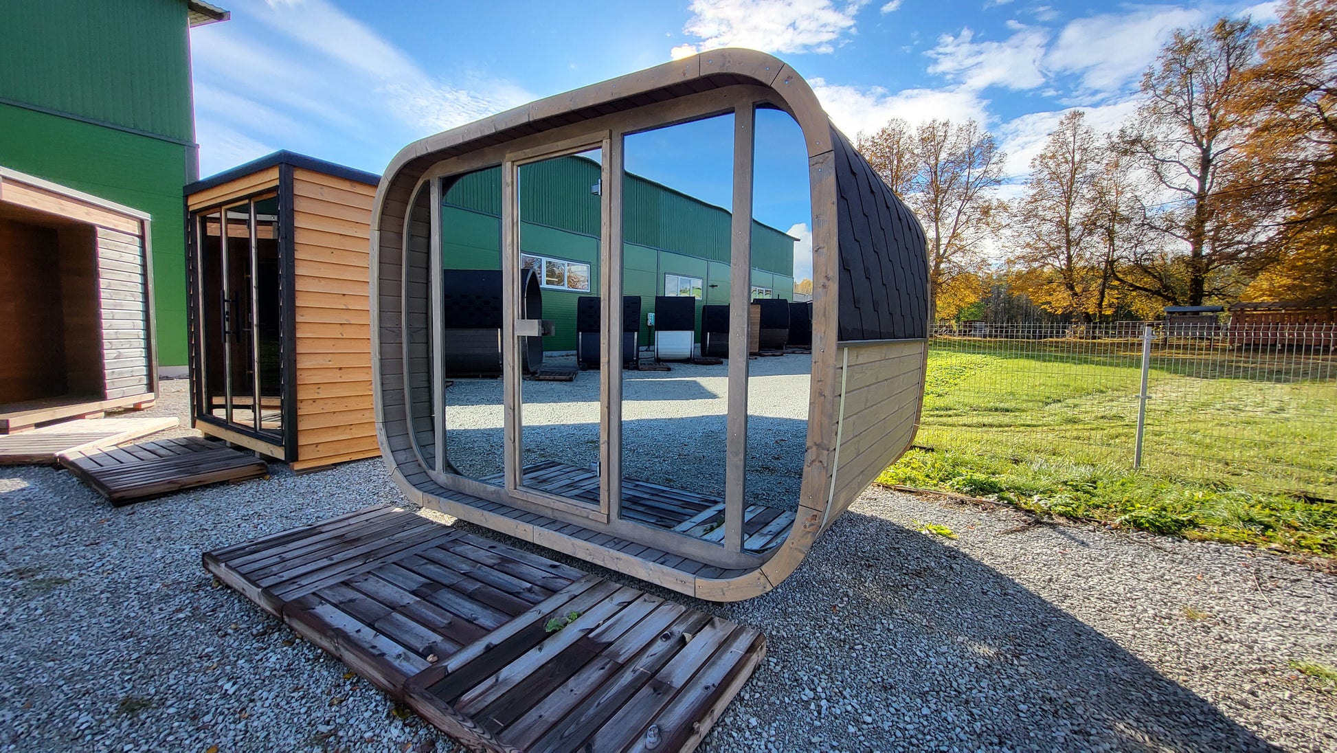 SaunaSupply KLAAR W1.1 Thermowood 6 Person Outdoor Sauna - Includes Bucket, Ladle, Thermometor, SupiOil