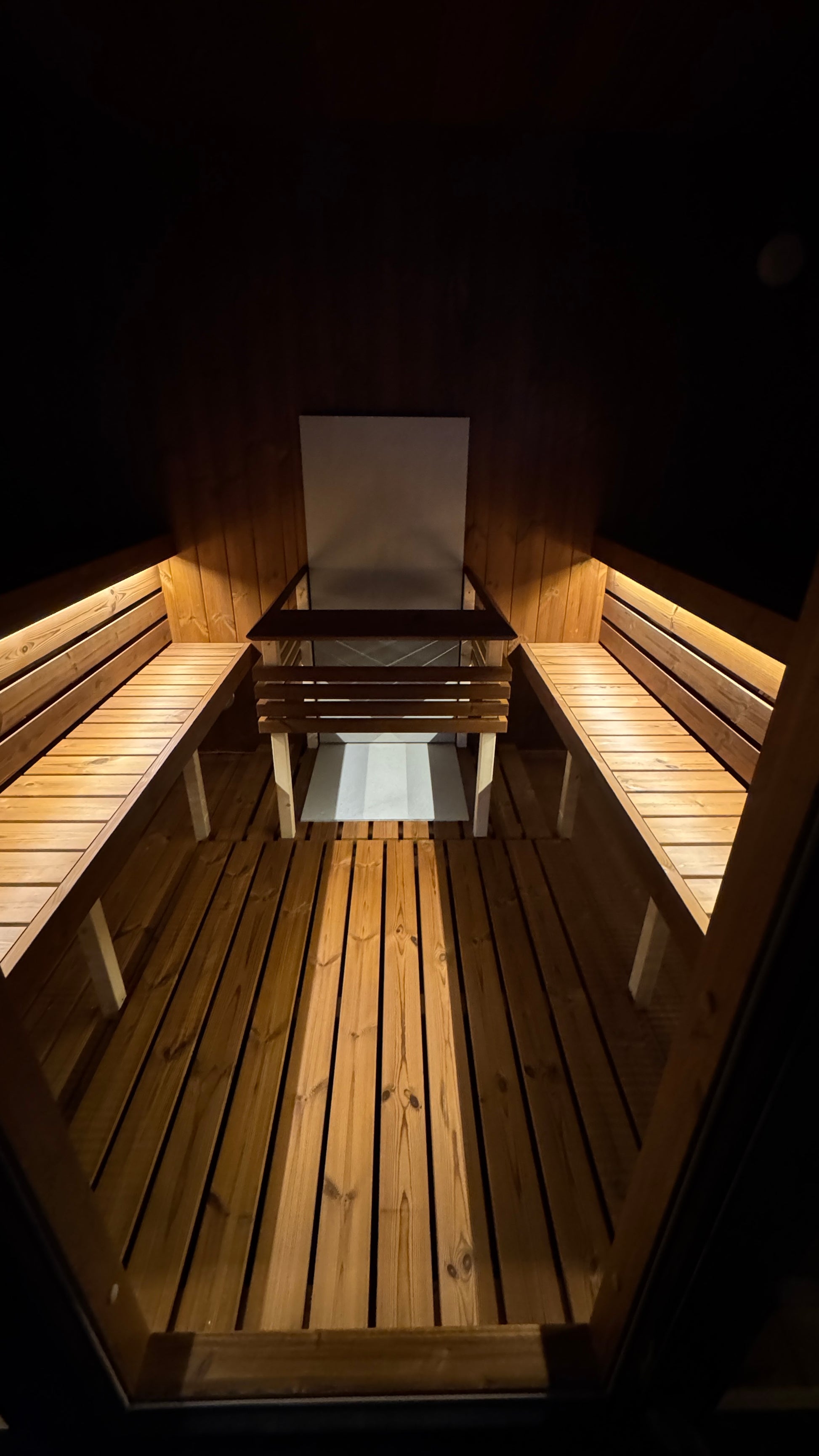 SaunaSupply KLAAR W1.1 Thermowood Outdoor Sauna - 6 Person